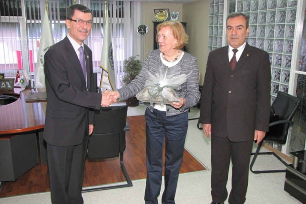 Almanya Federal Cumhuriyeti İzmir Başkonsolosu Margit Haberle’den Odamıza Veda Ziyareti