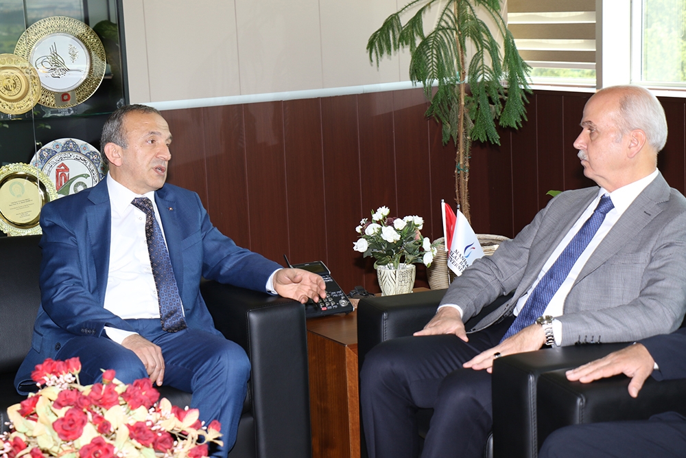 celal_bayar_universitesi_rektoru_sayin_profdrahmet_kemal_celebi’yi_makaminda_ziyaret_ettik