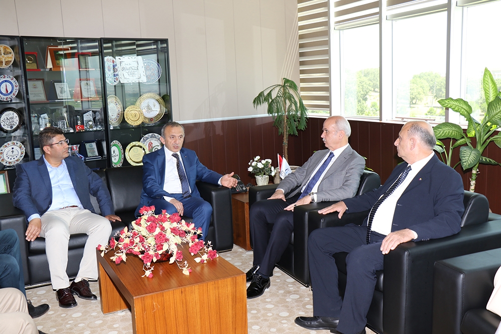 celal_bayar_universitesi_rektoru_sayin_profdrahmet_kemal_celebi’yi_makaminda_ziyaret_ettik