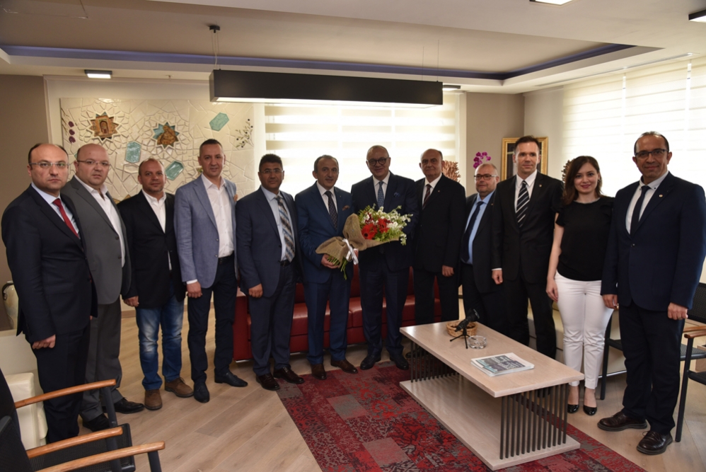 Manisa Büyükşehir Belediye Başkanı Sayın Cengiz Ergün’ü Makamında Ziyaret Ettik