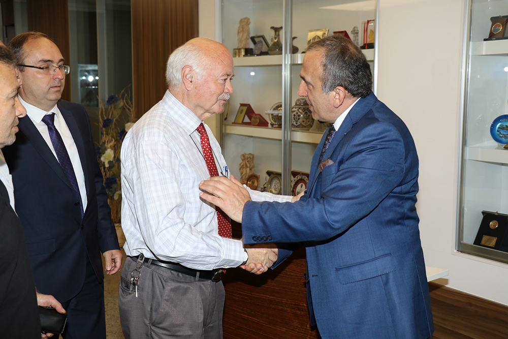 manisa_madeni_sanatkarlar_odasi_yonetim_kurulu_baskani_sayin_halil_kirli_ve_yonetim_kurulu_uyeleri_hayirli_olsun_ziyaretinde_bulundular