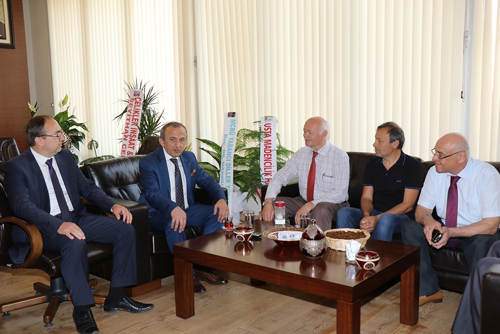 manisa_madeni_sanatkarlar_odasi_yonetim_kurulu_baskani_sayin_halil_kirli_ve_yonetim_kurulu_uyeleri_hayirli_olsun_ziyaretinde_bulundular