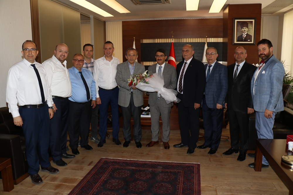 Şehzadeler Belediye Başkanı Ömer Faruk Çelik’ten Odamıza ‘Hayırlı Olsun’ Ziyareti