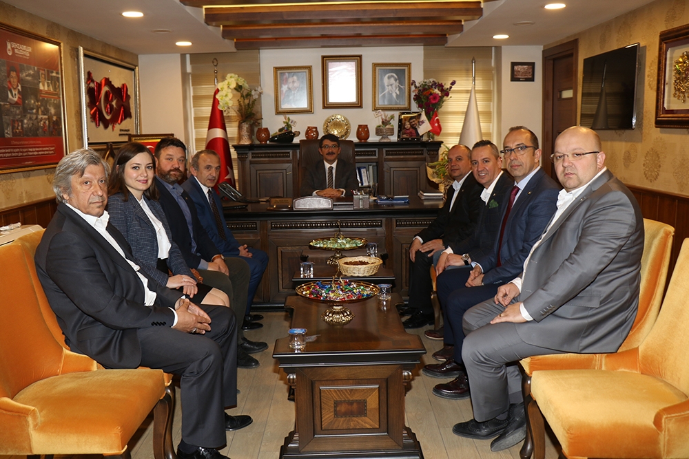 Şehzadeler Belediye Başkanı Sayın Ömer Faruk Çelik’e Makamında Tebrik Ziyaretinde Bulunduk