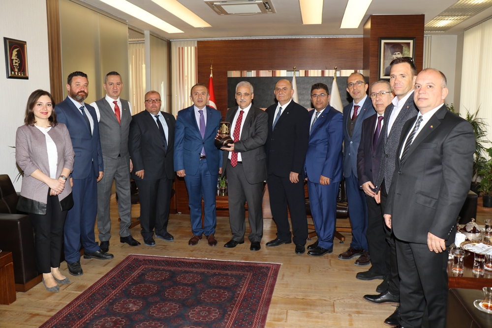 Vali Mustafa Hakan Güvençer’den Odamıza Veda Ziyareti